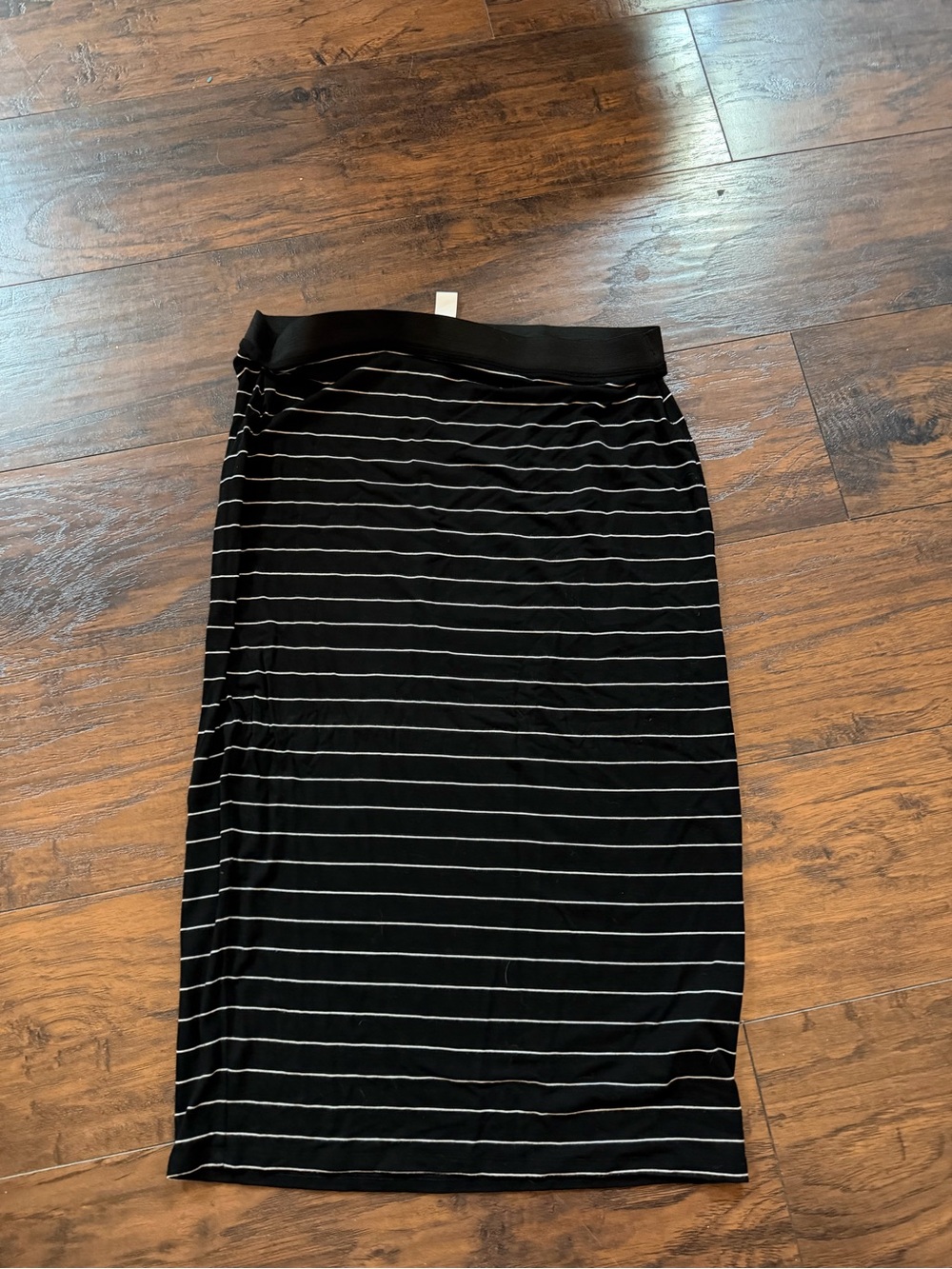 Old Navy Black and White Striped Pencil Skirt